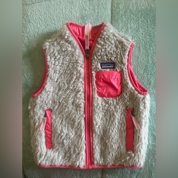 Patagonia Cream and Pink Fleece Vest - Picture 2 of 11